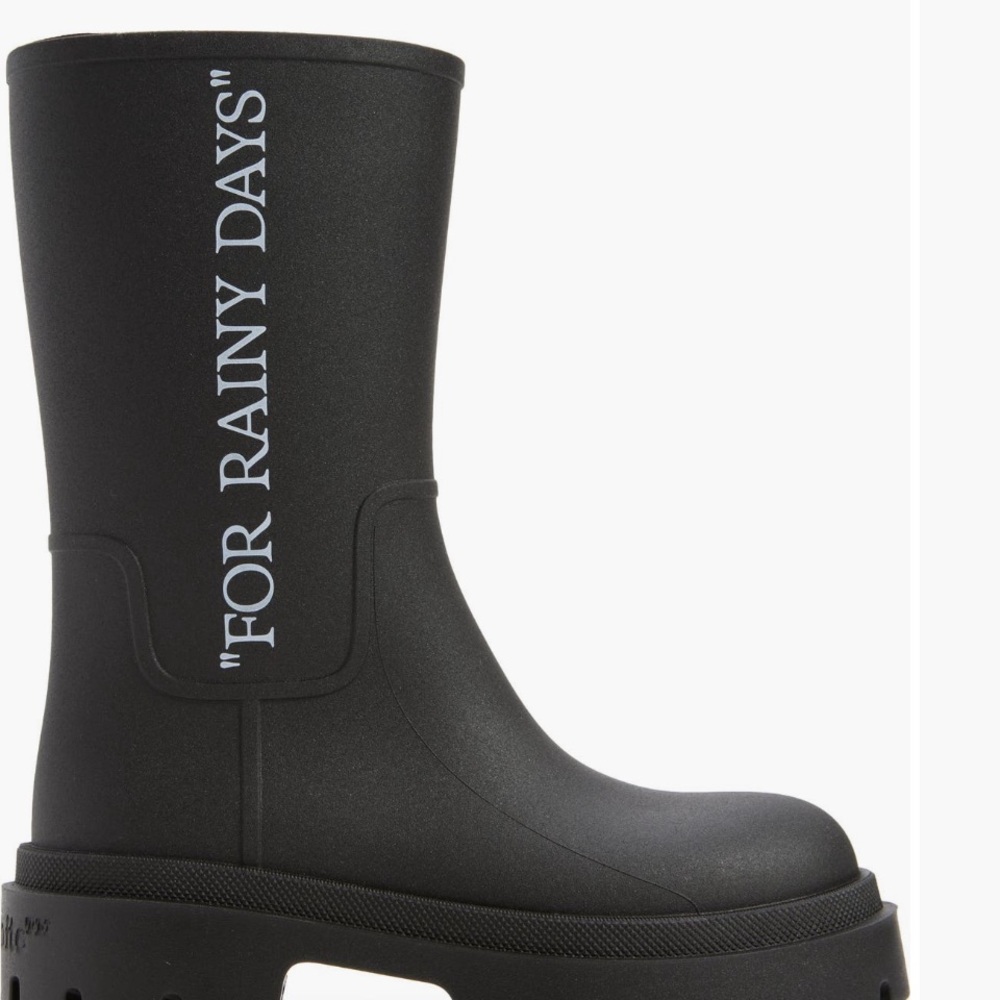 Off-white rain boots NWT

Price is firm

Dust bag includedded